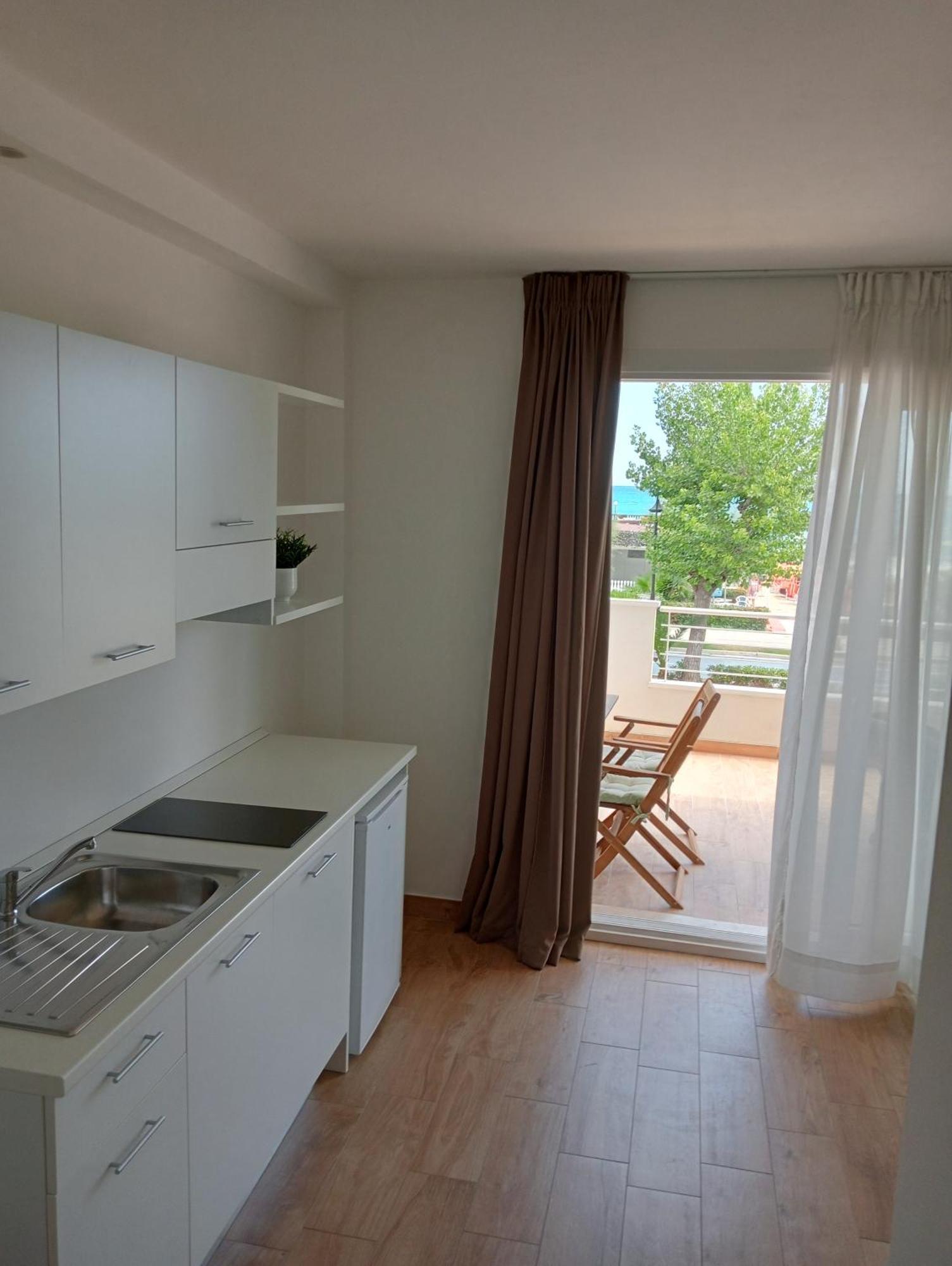 Hotel Flora Alba Adriatica Exterior photo